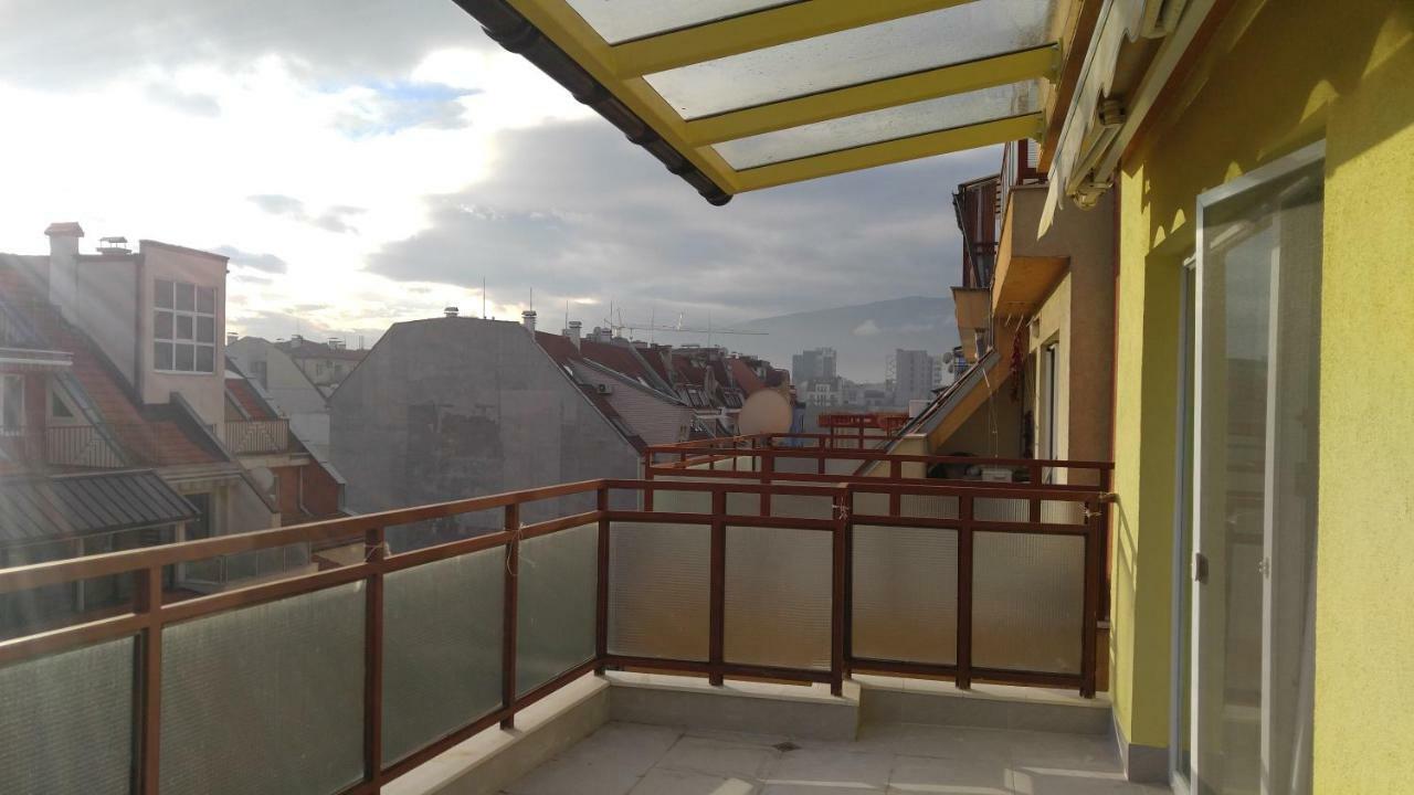 Modern Apartment Sofia Center Exterior photo