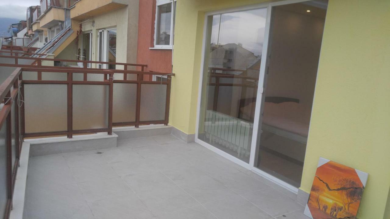 Modern Apartment Sofia Center Exterior photo