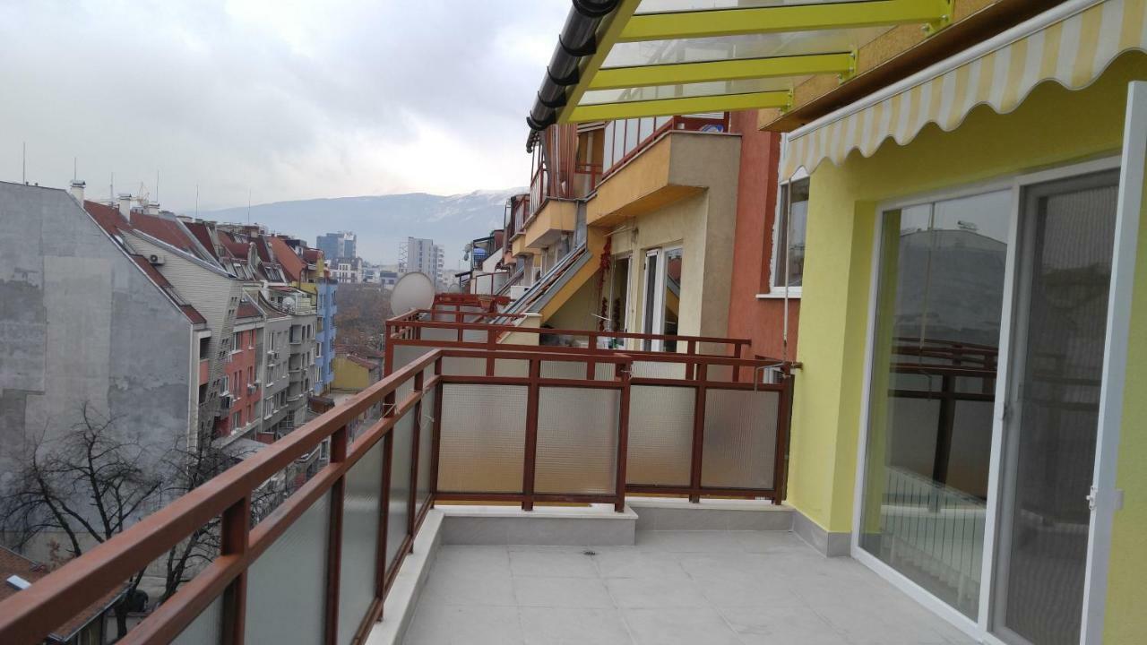 Modern Apartment Sofia Center Exterior photo
