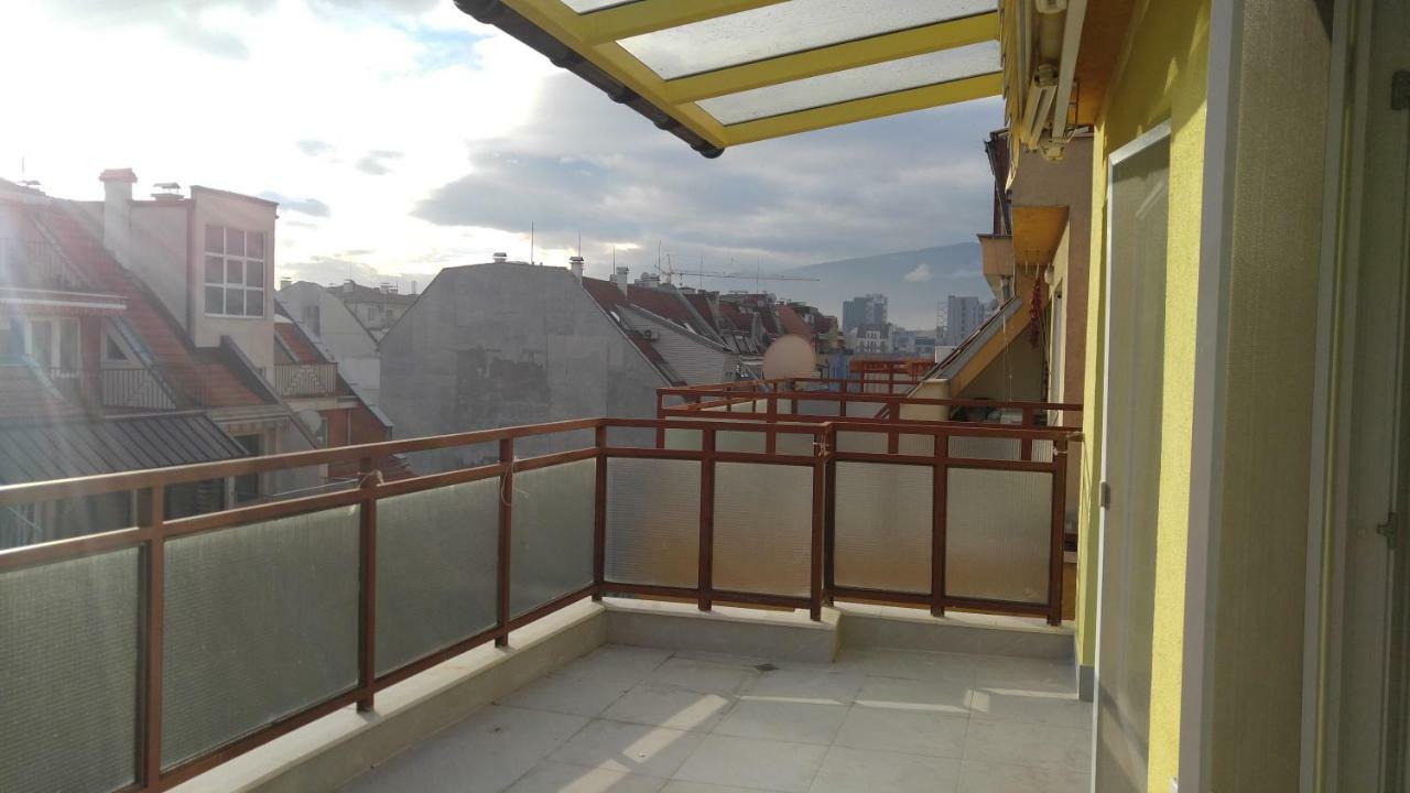 Modern Apartment Sofia Center Exterior photo